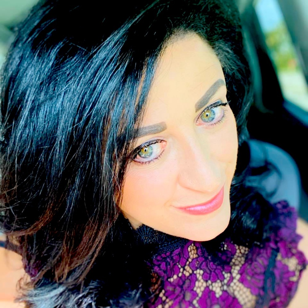 Meet your Posher, Lena